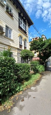 Продам трехкомнатную (3-комн.) квартиру, Войкова (Центральный р-н) ул, 49, Сочи г