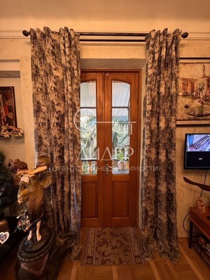 Продам трехкомнатную (3-комн.) квартиру, Войкова (Центральный р-н) ул, 49, Сочи г