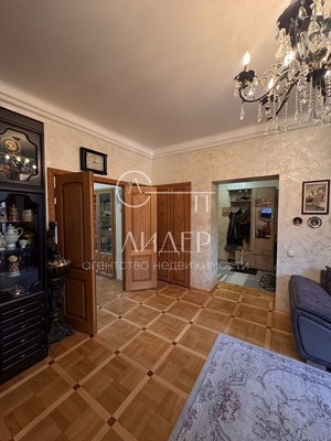 Продам трехкомнатную (3-комн.) квартиру, Войкова (Центральный р-н) ул, 49, Сочи г