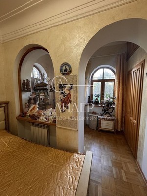 Продам трехкомнатную (3-комн.) квартиру, Войкова (Центральный р-н) ул, 49, Сочи г