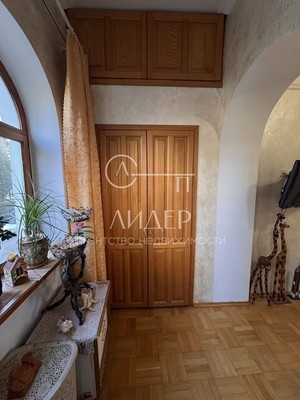 Продам трехкомнатную (3-комн.) квартиру, Войкова (Центральный р-н) ул, 49, Сочи г