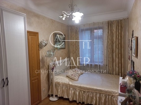 Продам трехкомнатную (3-комн.) квартиру, Войкова (Центральный р-н) ул, 49, Сочи г