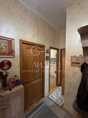 Продам трехкомнатную (3-комн.) квартиру, Войкова (Центральный р-н) ул, 49, Сочи г