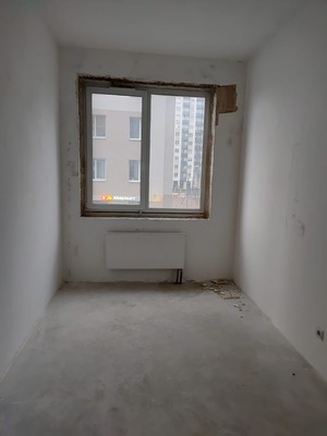 Продам трехкомнатную (3-комн.) квартиру, Строителей пр-кт, 1к1, Кудрово г