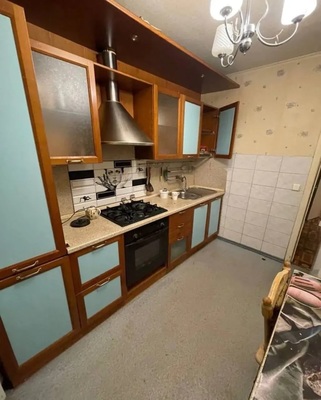 Продам трехкомнатную (3-комн.) квартиру, Альпинистов ул, 18, Екатеринбург г
