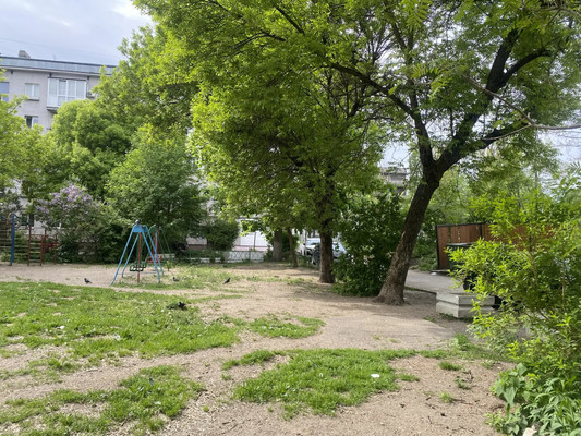 Продам двухкомнатную (2-комн.) квартиру, Калинина пл, 27, Калининград г