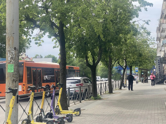 Продам двухкомнатную (2-комн.) квартиру, Калинина пл, 27, Калининград г