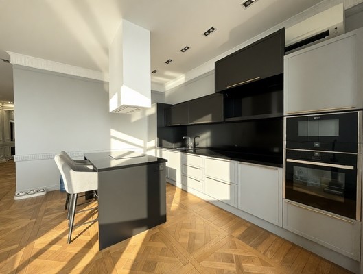 Продам двухкомнатную (2-комн.) квартиру, Кубанская Набережная ул, 37, Краснодар г