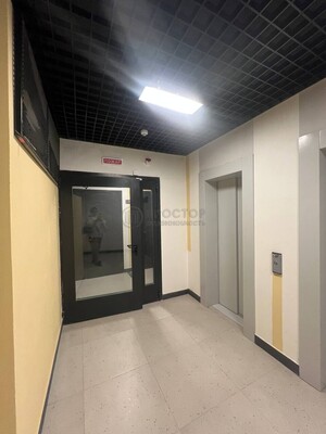 Продам трехкомнатную (3-комн.) квартиру, Александровская ул, 3, Петрово-Дальнее с