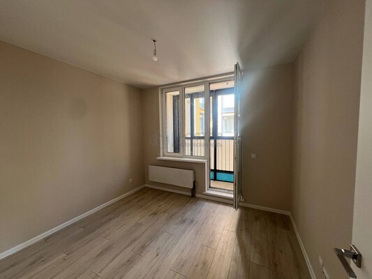 Продам трехкомнатную (3-комн.) квартиру, Александровская ул, 3, Петрово-Дальнее с