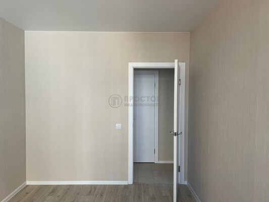 Продам трехкомнатную (3-комн.) квартиру, Александровская ул, 3, Петрово-Дальнее с