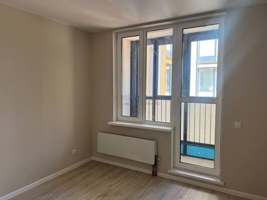 Продам трехкомнатную (3-комн.) квартиру, Александровская ул, 3, Петрово-Дальнее с