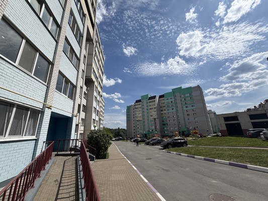 Продам трехкомнатную (3-комн.) квартиру, Андрея Галицина ул, 3, Путевка п