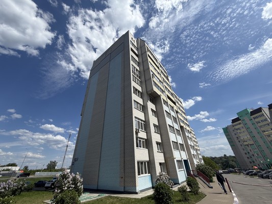 Продам трехкомнатную (3-комн.) квартиру, Андрея Галицина ул, 3, Путевка п