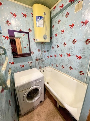 Продам двухкомнатную (2-комн.) квартиру, 2-й Микрорайон ул, 16, Эльбан рп