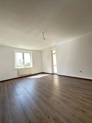 Продам трехкомнатную (3-комн.) квартиру, О.Кошевого ул, 15, Калининград г