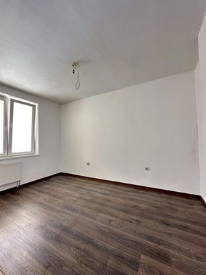 Продам трехкомнатную (3-комн.) квартиру, О.Кошевого ул, 15, Калининград г