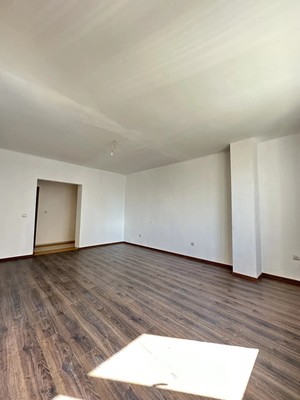 Продам трехкомнатную (3-комн.) квартиру, О.Кошевого ул, 15, Калининград г