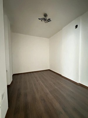 Продам трехкомнатную (3-комн.) квартиру, О.Кошевого ул, 15, Калининград г