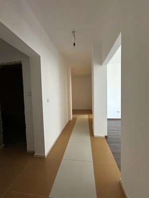 Продам трехкомнатную (3-комн.) квартиру, О.Кошевого ул, 15, Калининград г