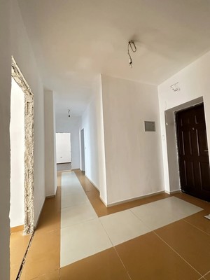 Продам трехкомнатную (3-комн.) квартиру, О.Кошевого ул, 15, Калининград г