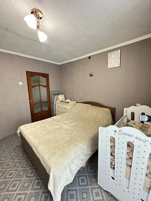 Продам многокомнатную квартиру, Лизы Чайкиной ул, 53к1, Таганрог г