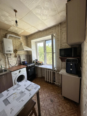 Продам многокомнатную квартиру, Лизы Чайкиной ул, 53к1, Таганрог г