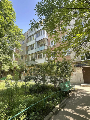 Продам многокомнатную квартиру, Лизы Чайкиной ул, 53к1, Таганрог г