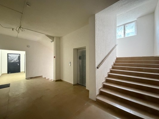 Продам однокомнатную (1-комн.) квартиру, Ашурова ул, 1, Нальчик г