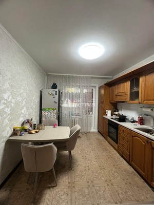 Продам трехкомнатную (3-комн.) квартиру, Ленина ул, 325, Южно-Сахалинск г