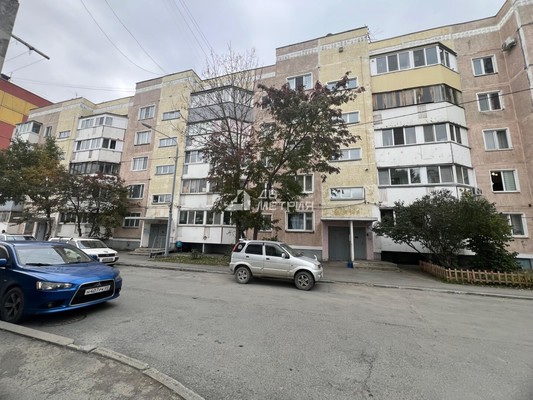 Продам трехкомнатную (3-комн.) квартиру, Ленина ул, 325, Южно-Сахалинск г
