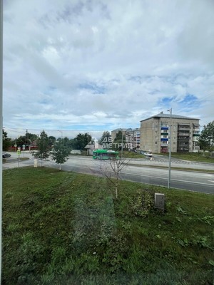 Продам трехкомнатную (3-комн.) квартиру, Карьерная ул, 27, Южно-Сахалинск г