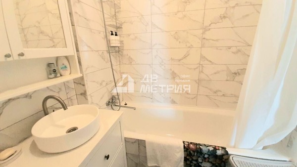 Продам однокомнатную (1-комн.) квартиру, Больничная ул, 2к10, Южно-Сахалинск г