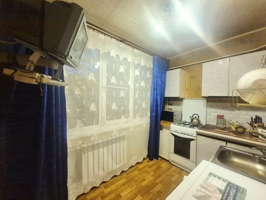 Продам двухкомнатную (2-комн.) квартиру, Славы пр-кт, 7Ак1, Санкт-Петербург г