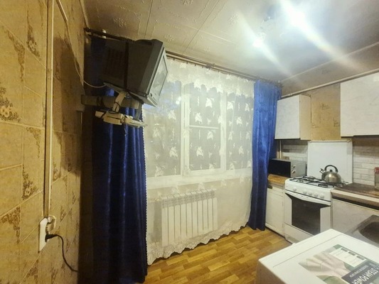 Продам двухкомнатную (2-комн.) квартиру, Славы пр-кт, 7Ак1, Санкт-Петербург г