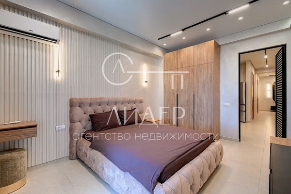 Продам трехкомнатную (3-комн.) квартиру, Курортный (Хостинский р-н) пр-кт, 93, Сочи г