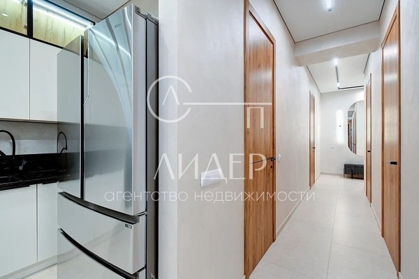 Продам трехкомнатную (3-комн.) квартиру, Курортный (Хостинский р-н) пр-кт, 93, Сочи г