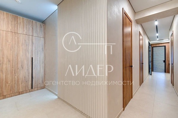 Продам трехкомнатную (3-комн.) квартиру, Курортный (Хостинский р-н) пр-кт, 93, Сочи г