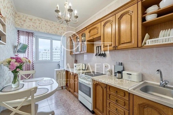 Продам трехкомнатную (3-комн.) квартиру, Невская (Центральный р-н) ул, 50ка, Сочи г