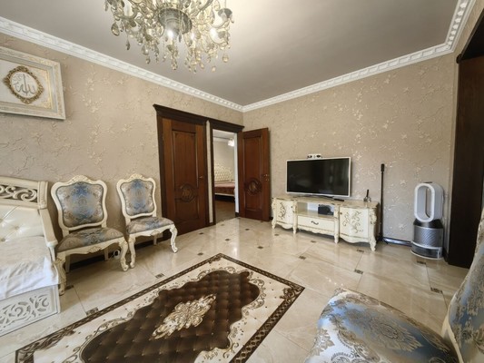 Продам трехкомнатную (3-комн.) квартиру, Амурская ул, 56, Москва г