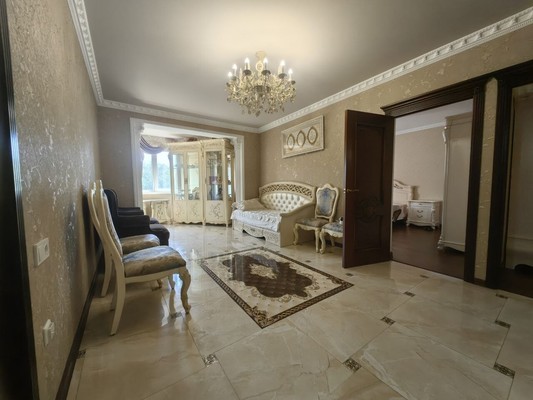 Продам трехкомнатную (3-комн.) квартиру, Амурская ул, 56, Москва г