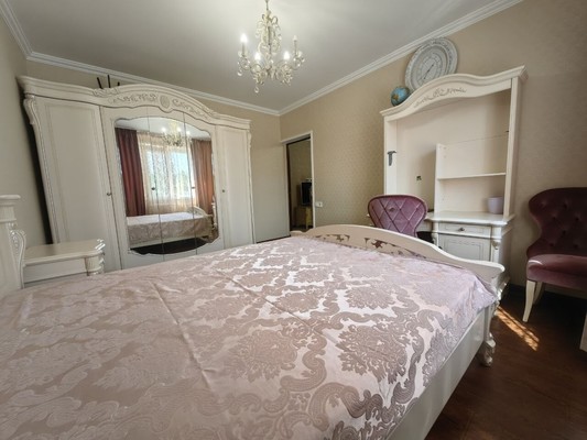 Продам трехкомнатную (3-комн.) квартиру, Амурская ул, 56, Москва г