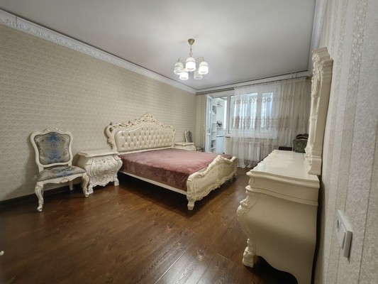 Продам трехкомнатную (3-комн.) квартиру, Амурская ул, 56, Москва г
