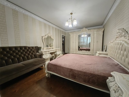 Продам трехкомнатную (3-комн.) квартиру, Амурская ул, 56, Москва г