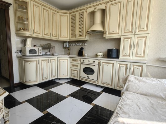 Продам трехкомнатную (3-комн.) квартиру, Амурская ул, 56, Москва г