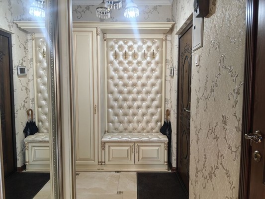 Продам трехкомнатную (3-комн.) квартиру, Амурская ул, 56, Москва г