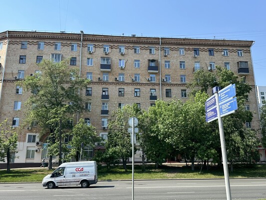Продам трехкомнатную (3-комн.) квартиру, Трофимова ул, 31, Москва г