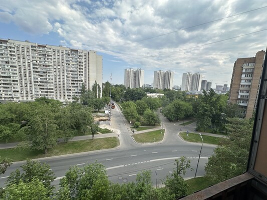 Продам трехкомнатную (3-комн.) квартиру, Трофимова ул, 31, Москва г