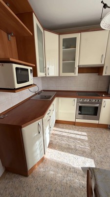 Продам двухкомнатную (2-комн.) квартиру, Есенина ул, 7А, Южно-Сахалинск г