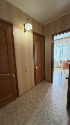 Продам двухкомнатную (2-комн.) квартиру, Есенина ул, 7А, Южно-Сахалинск г